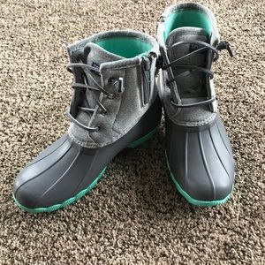 Girls Sperry Saltwater winter boots size 1